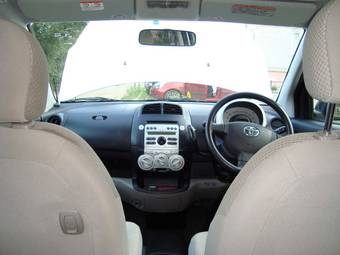 2005 Toyota Passo Photos