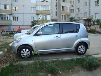 2005 Toyota Passo Pictures