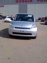 2005 Toyota Passo Pictures
