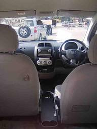 2005 Toyota Passo Pictures