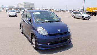 2005 Toyota Passo Photos