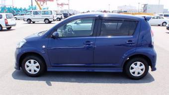 2005 Toyota Passo Photos