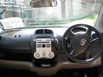 2005 Toyota Passo Pictures