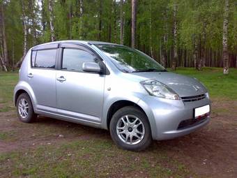 2005 Toyota Passo Photos