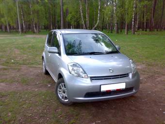 2005 Toyota Passo Pictures