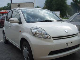 2005 Toyota Passo Pictures