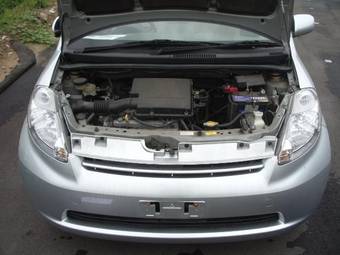 2005 Toyota Passo Pictures