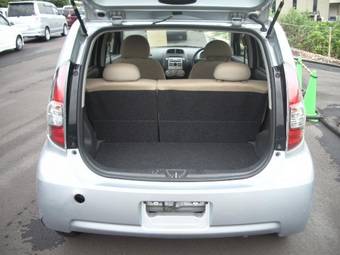2005 Toyota Passo Pictures