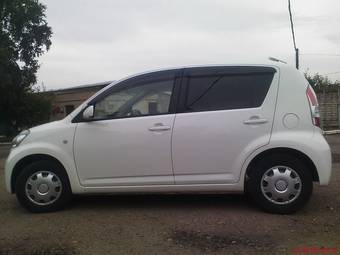 2005 Toyota Passo Photos