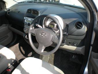2006 Toyota Passo Photos