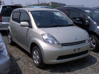 2006 Toyota Passo Photos