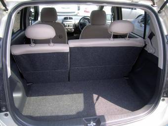 2006 Toyota Passo Photos
