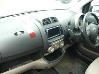 2006 Toyota Passo Photos