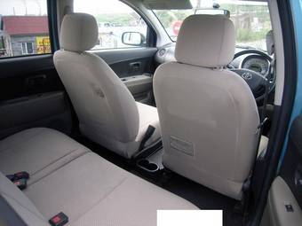 2006 Toyota Passo Images