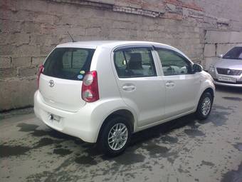 2010 Toyota Passo Photos