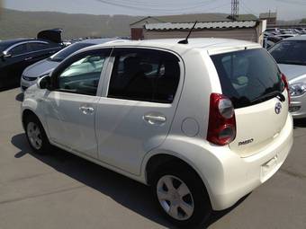 2010 Toyota Passo Pictures