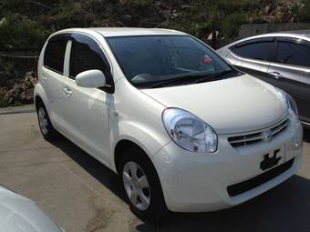 2010 Toyota Passo Photos