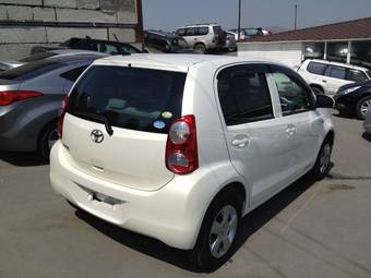 2010 Toyota Passo Photos