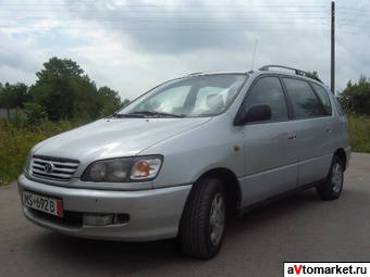 1999 Toyota Picnic Pictures