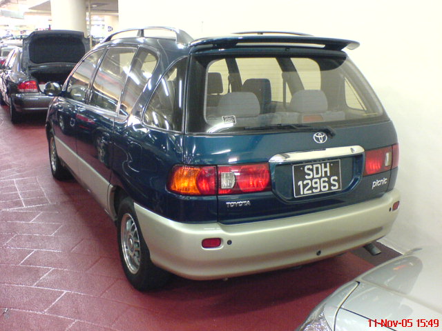 2000 Toyota Picnic Images