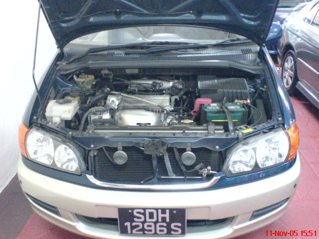 2000 Toyota Picnic Pictures