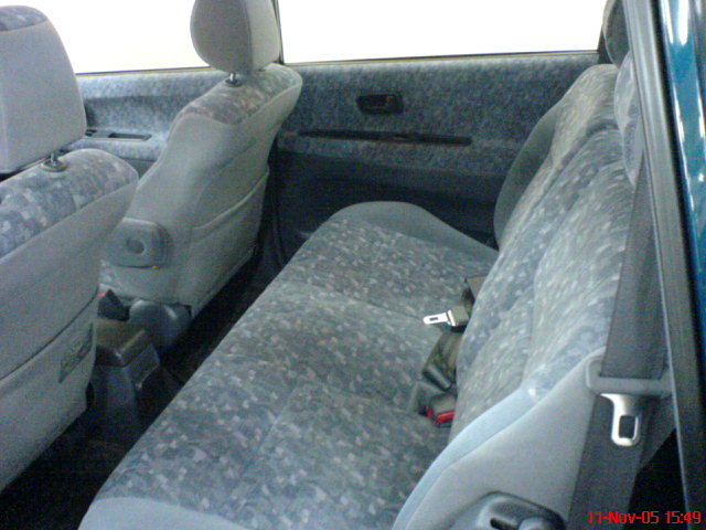 2000 Toyota Picnic Pictures