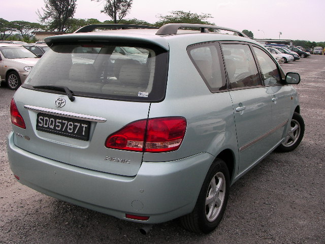 2002 Toyota Picnic