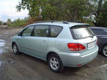 2002 Toyota Picnic Pictures