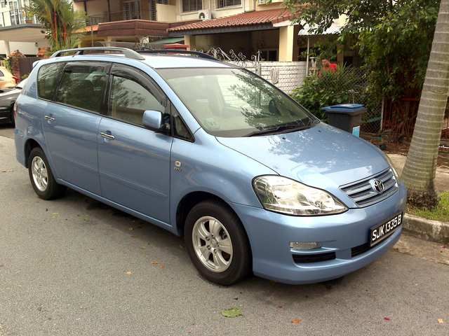 2004 Toyota Picnic