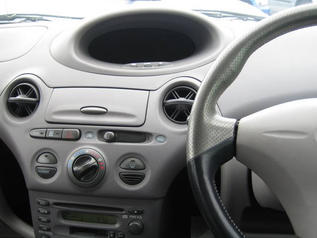 1999 Toyota Platz