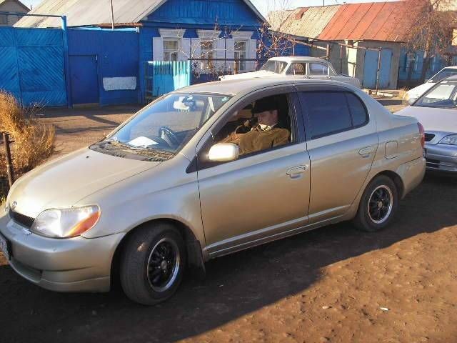 1999 Toyota Platz