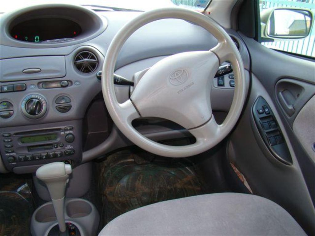 1999 Toyota Platz