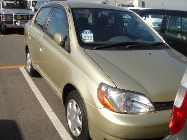 1999 Toyota Platz Photos