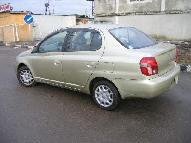 1999 Toyota Platz Pics