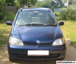 1999 Toyota Platz Pics