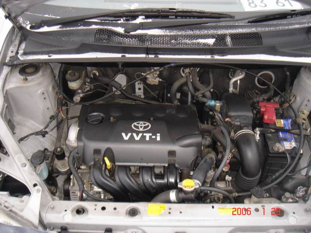 1999 Toyota Platz Photos