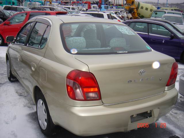 1999 Toyota Platz Pictures