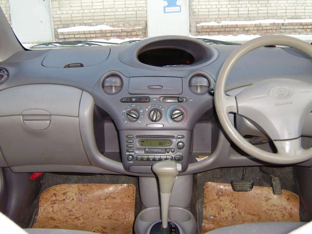 2000 Toyota Platz