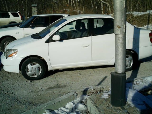 2000 Toyota Platz