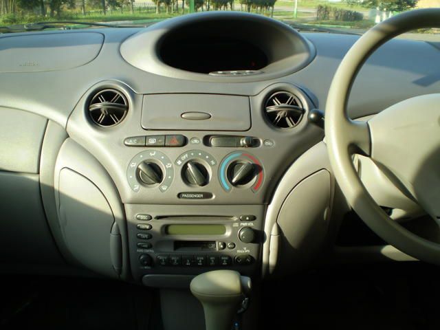 2000 Toyota Platz