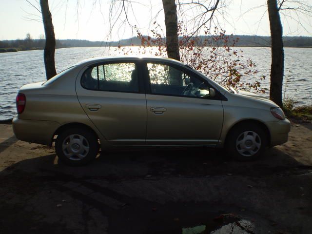 2000 Toyota Platz