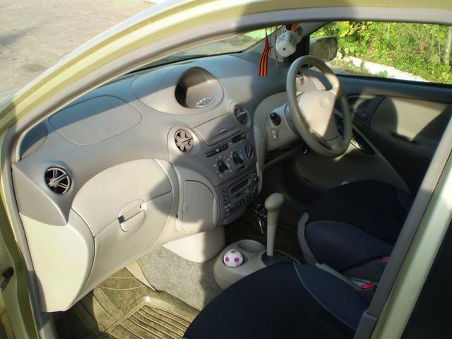 2000 Toyota Platz