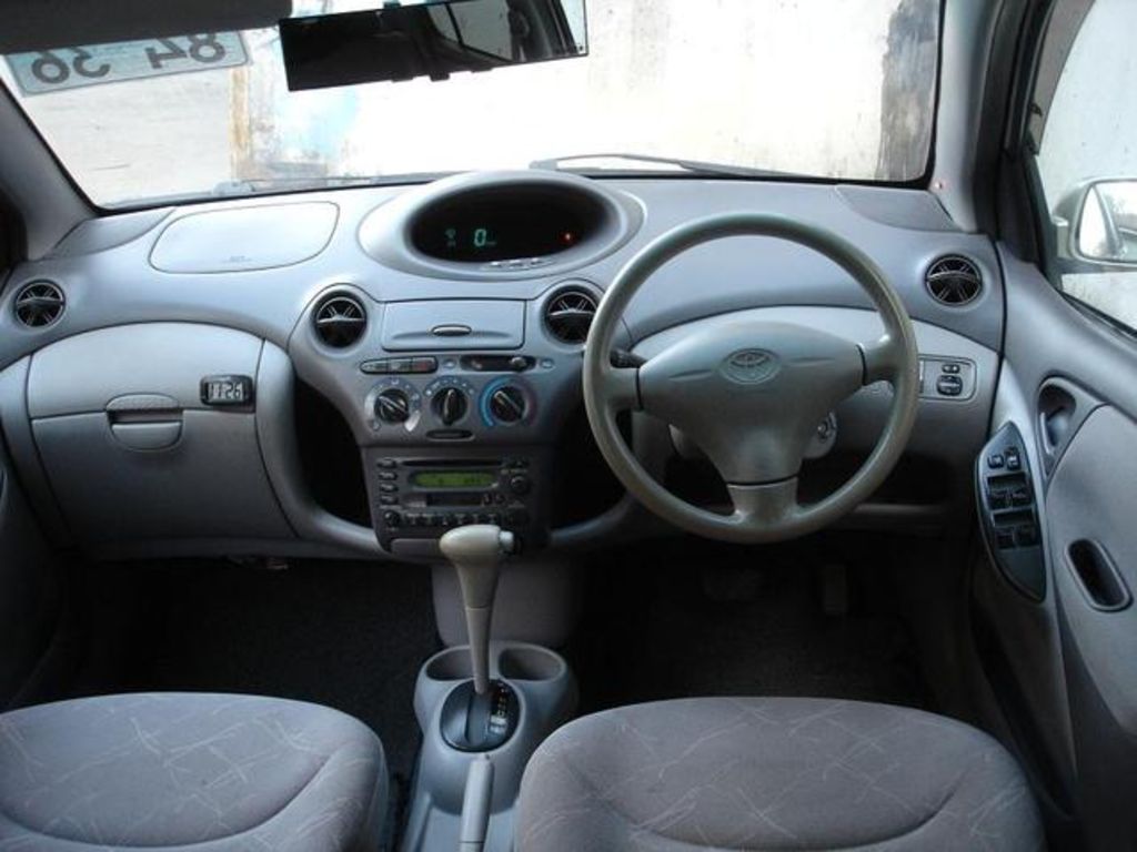 2000 Toyota Platz