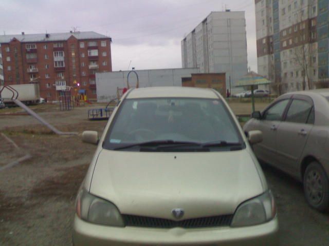 2000 Toyota Platz