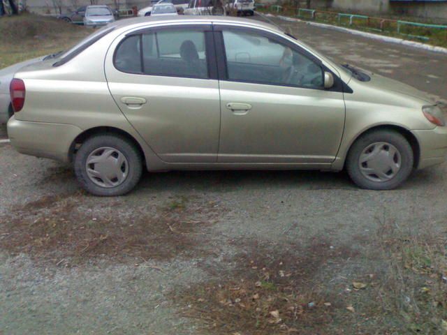 2000 Toyota Platz