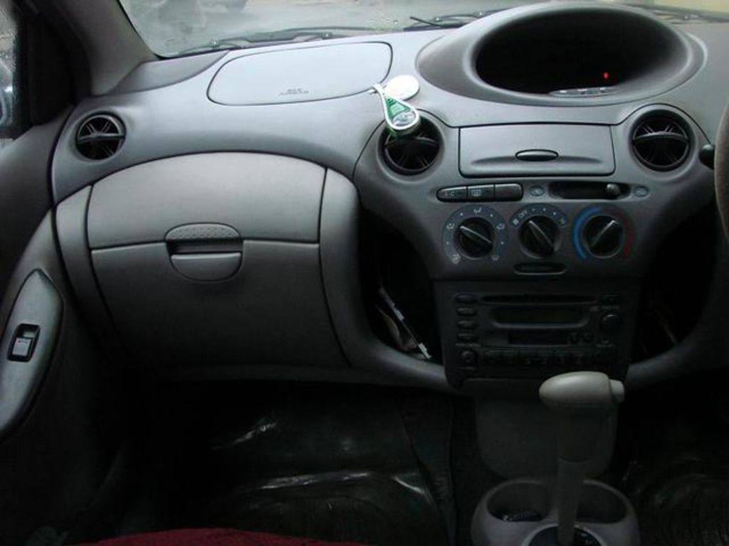 2000 Toyota Platz