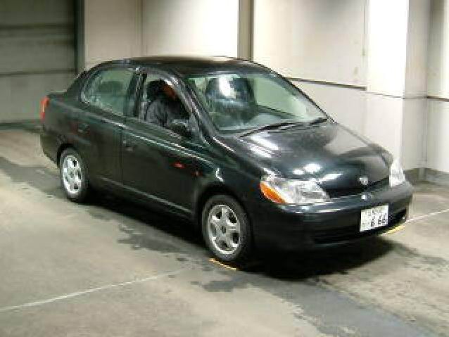 2000 Toyota Platz Pictures