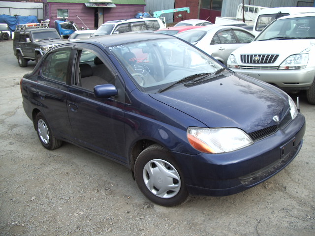 2000 Toyota Platz Pictures