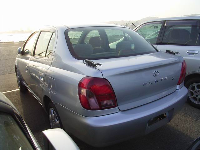 2000 Toyota Platz Photos