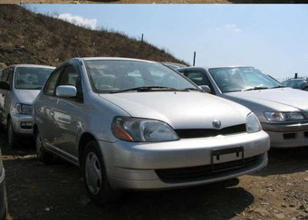 2000 Toyota Platz Pictures